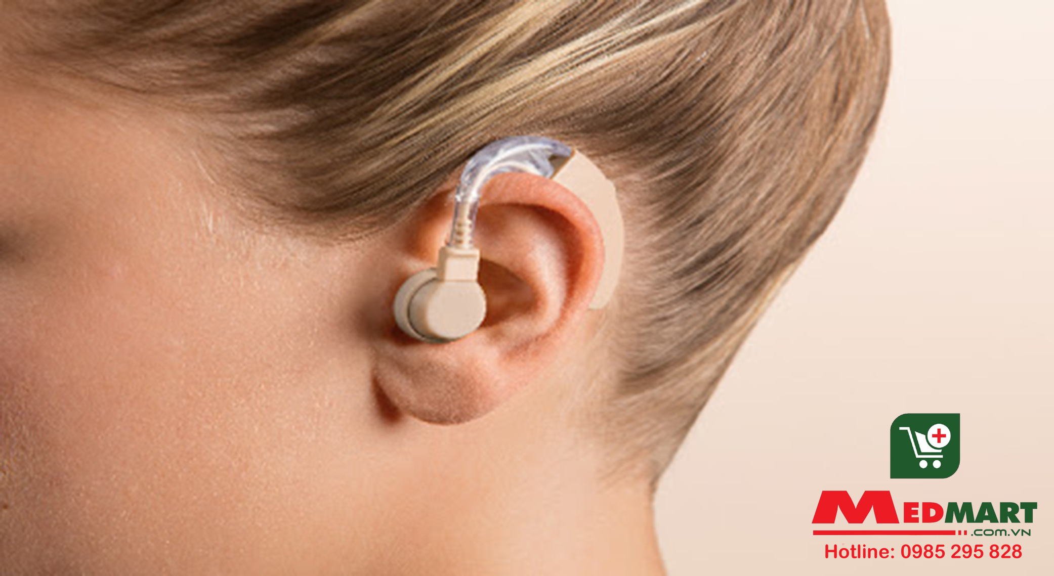 Máy trợ thính Beurer HA20 thiết kế thẩm mỹ được lắp ngay sau vành tai.